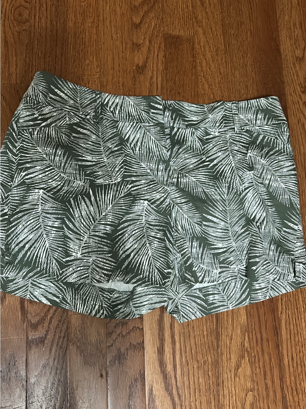 White House Black Market Green Palm-Print Women’s Shorts
